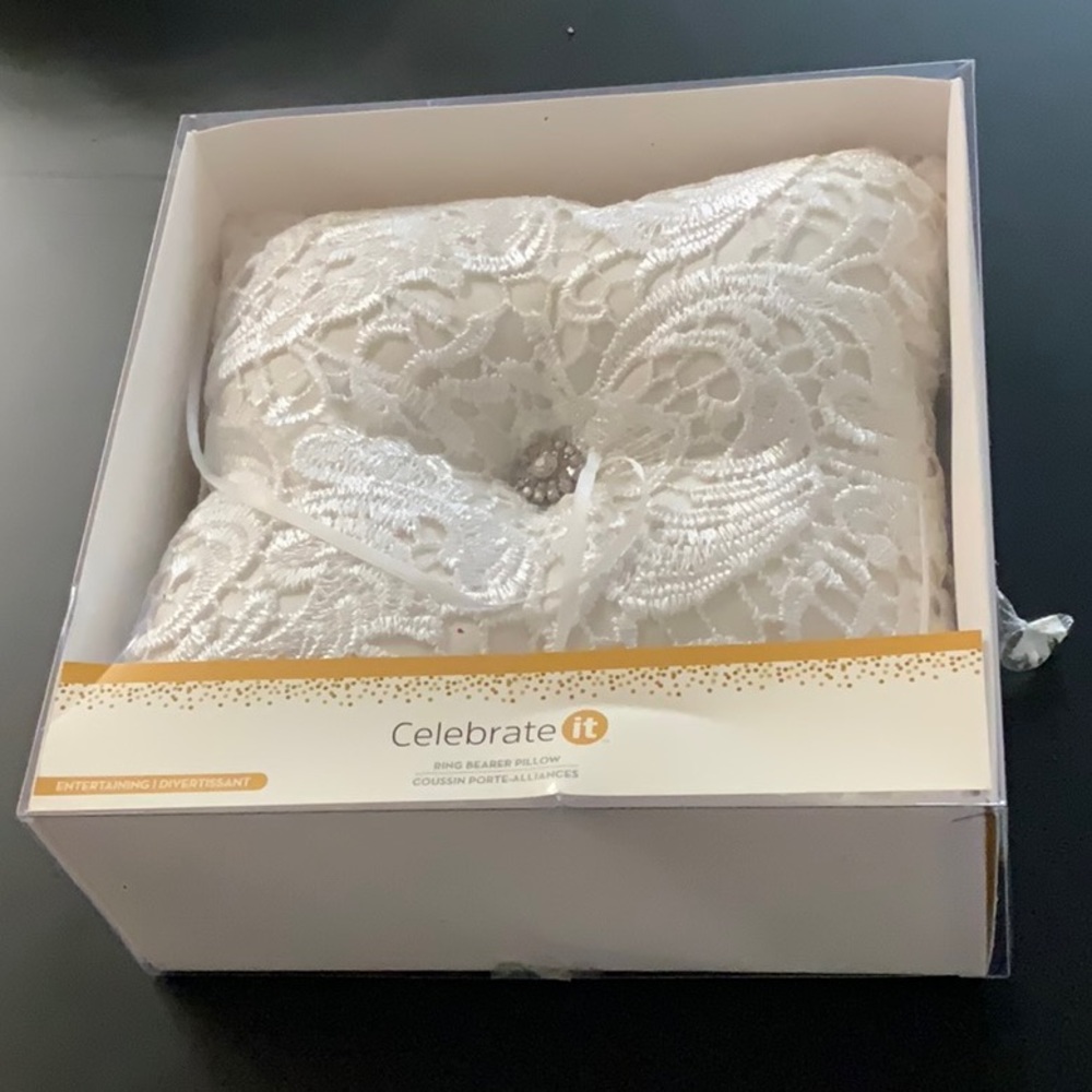 Wedding Ring Pillow-used once for an hour!